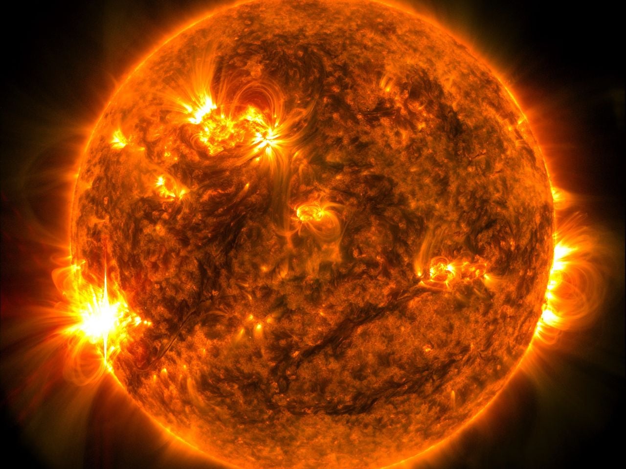 El Observatorio de Dinámica Solar de la NASA capturó una imagen del evento, que fue clasificado como X1.4. Crédito: NASA