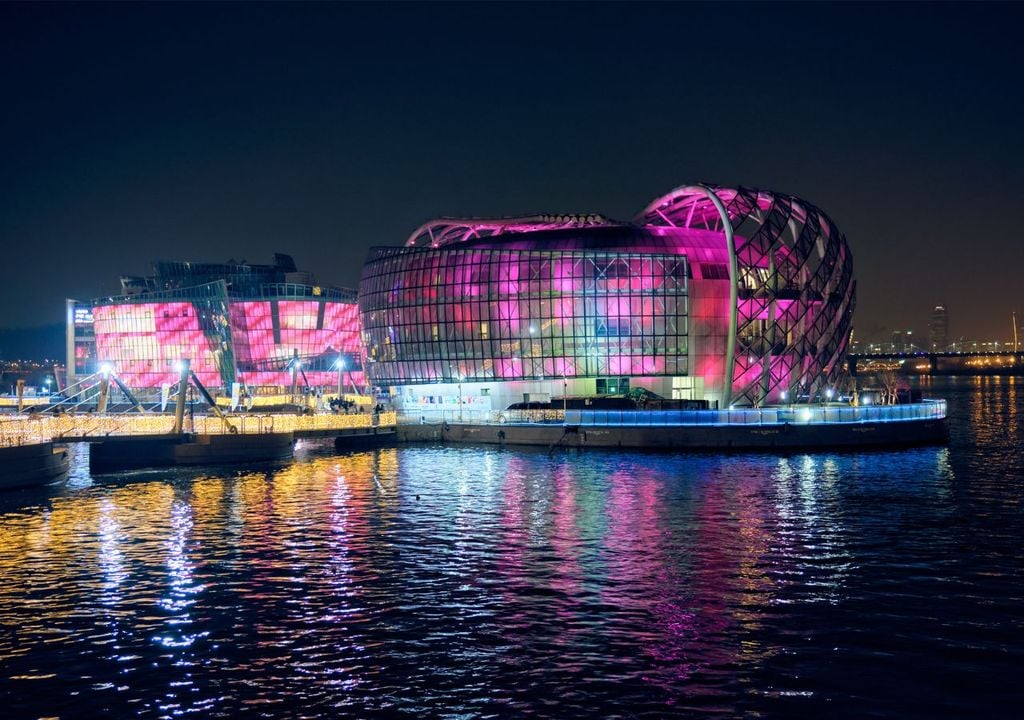 Le moderne isole galleggianti sul fiume Han, a Seoul - Dmitry Rukhlenko - stock.adobe.com