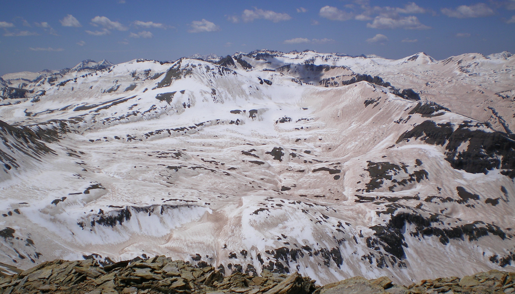 criosfera; noticia; crioconita; calentamiento;deshielo; balance En Colorado, el polvo acumulado de los desiertos sobre la nieve en 2009 adelantó el deshielo más de un mes y disminuyó un 5 % la escorrentía.
