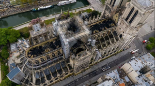 La ola de calor provocó la caída de piedras en Notre Dame