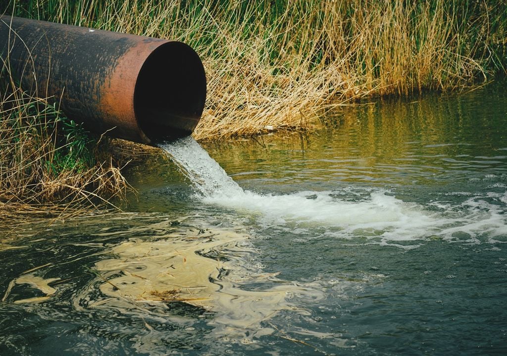 Al menos 2 mil millones de personas utilizan una fuente de agua potable contaminada por desechos humanos