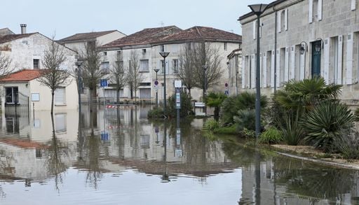 La pluie peut provoquer des inondations...sans mettre fin &agrave; la s&eacute;cheresse