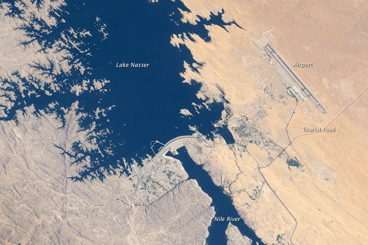 La Presa De Asuán Desde El Espacio