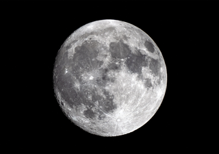 La primera luna llena de 2025 o la luna del lobo, un imponente espectáculo en el cielo nocturno