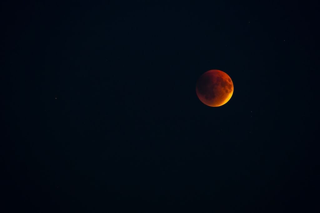 Éclipse lunaire Lune espace Astronomie Satellite La prochaine éclipse sera lunaire et non solaire comme celle du 12 août dernier.
