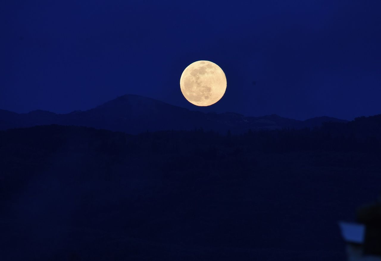 La prossima Luna piena in arrivo a settembre coinciderà con un'eclissi