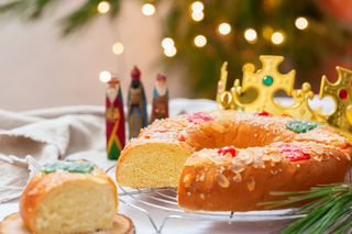 La química del Roscón de Reyes: alucina como nunca con la fruta escarchada