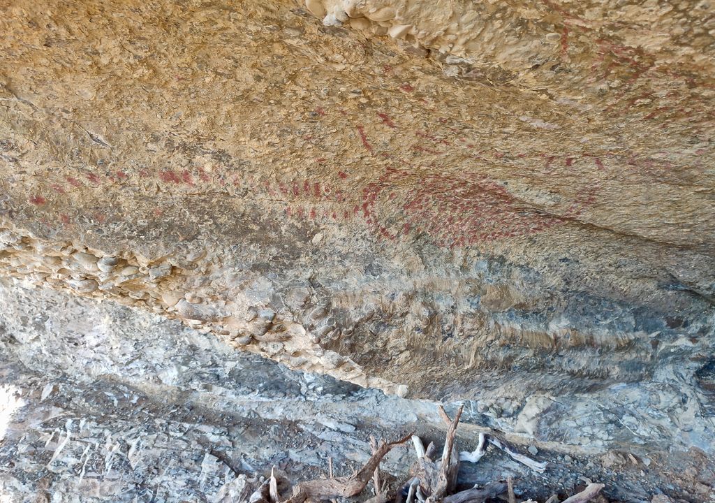 Pinturas rupestres en Cerro Benítez. Pinturas rupestres en Cerro Benítez.