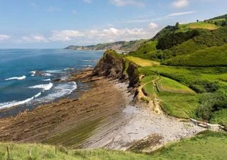 La ruta del Flysch entre Zumaia y Mutriku, un paraíso geológico en la costa vasca