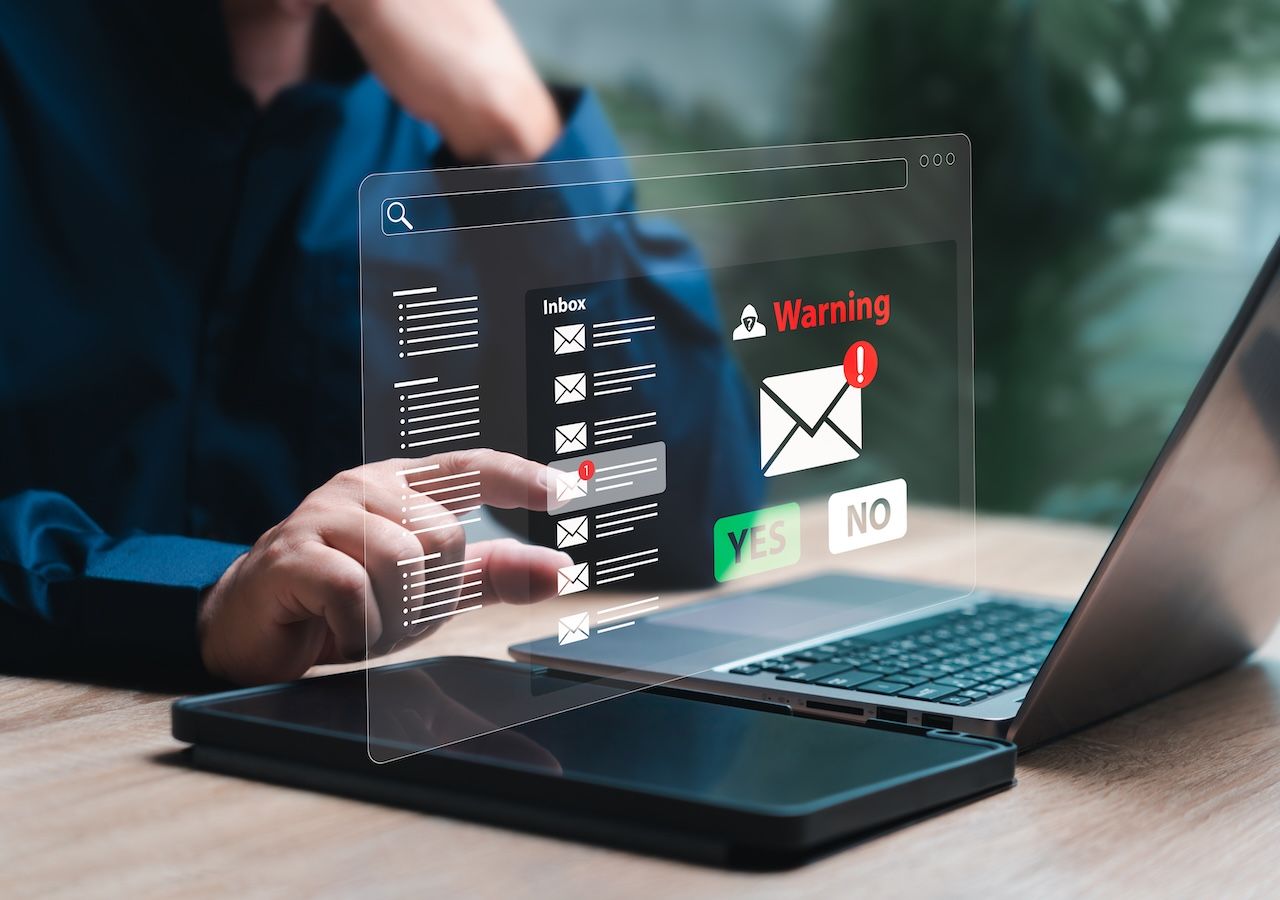 Ogni giorno scarichiamo e inviamo decine di email, ridurne l'uso e alleggerire testo e immagini può salvaguardare vite umane? Ecco alcuni conti e riflessioni.