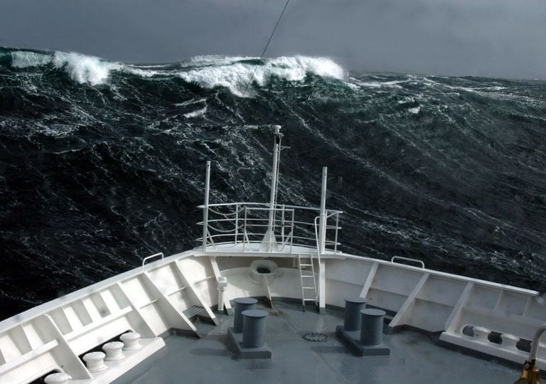 La escala de Beaufort: medir el viento como un marinero, observando el mar y los árboles