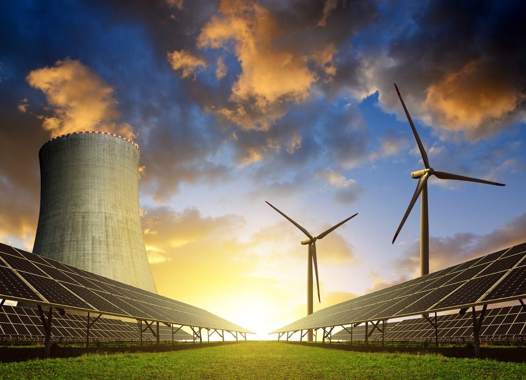 Solare, eolico, o nucleare? Carbon Tax o quote di CO2? La scienza del clima spesso parla di soluzioni, ma distante dal mondo politico reale che deve decidere e operare quotidianamente.