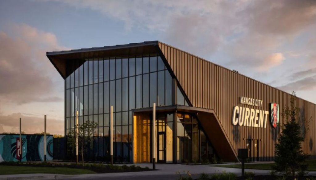 La Selección Argentina, que utilizará el Sporting KC Training Centre como su campamento base, deberá lidiar al aire libre con las condiciones típicas del verano en el Medio Oeste estadounidense La Selección Argentina utilizará el Sporting KC Training Centre, en Kansas City, como su campamento base, deberá lidiar al aire libre con las condiciones típicas del verano en el Medio Oeste estadounidense