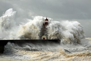 La tempête tropicale Theta va-t-elle impacter la France ?