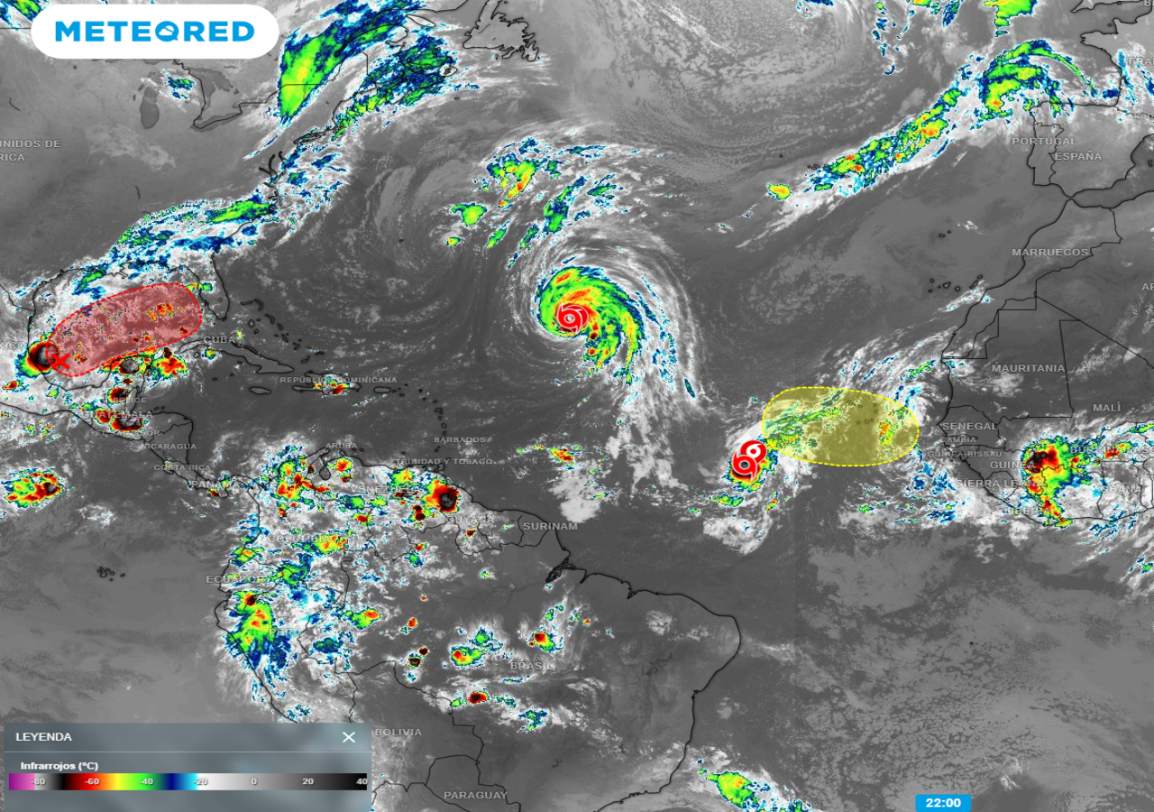 El 4 de octubre en el Atlantico se registraron 2 huracanes de manera simultánea, Kirk y Leslie, y dos áreas con probabilidad de desarrollo ciclónico.