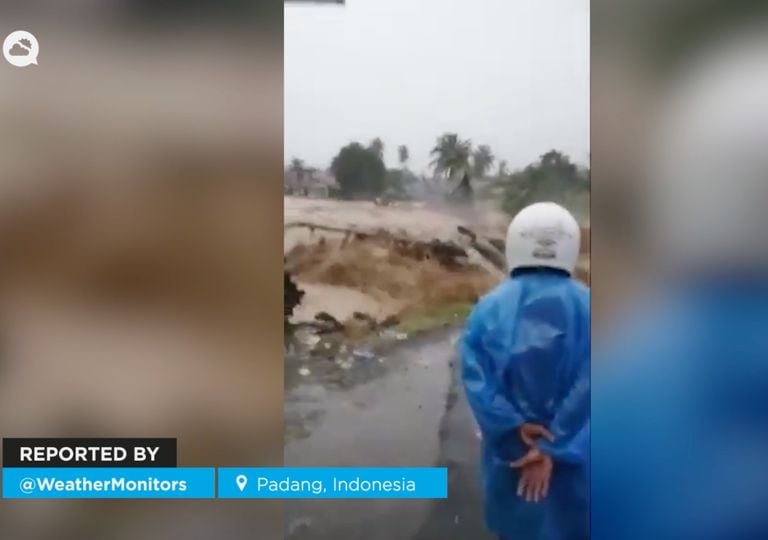Vídeo: las peores inundaciones en décadas azotan Indonesia, ¿la combinación monzón-ciclón puede volver a activarse?