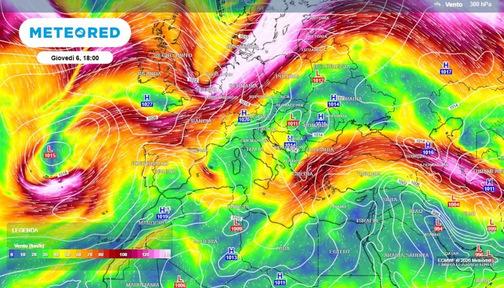 Tra mercoledì 5 e domenica 9 agosto, la struttura dell'anticiclone nordafricano subirà piccoli cedimenti lungo il suo margine settentrionale. Mappe a 300hPa ECMWF-Meteo-Red