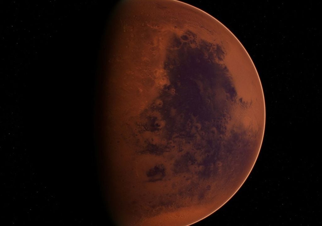 Marte, a differenza della Terra, possiede un'atmosfera molto rarefatta, circa l'1% di quella terrestre. Un tempo ebbe un'atmosfera densa e ricca di acqua, ma la scomparsa del suo campo magnetico la avrebbe esposta al vento solare che l'ha letteralmente strappata via dal pianeta.