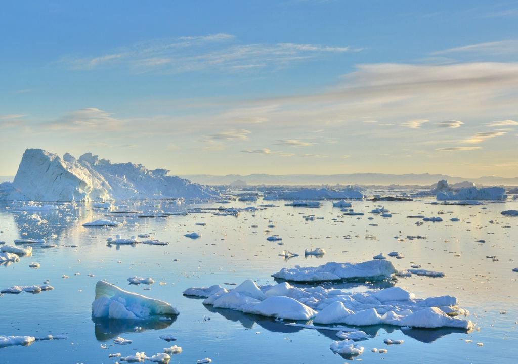 Tierra invernadero calentamiento global cambio climático puntos críticos Entre los llamados elementos de inflexión figuran las capas de hielo de Groenlandia y la Antártida, los glaciares de montaña, el hielo marino, los bosques boreales, el permafrost, la selva amazónica y la Circulación Meridional de Retorno del Atlántico (AMOC).