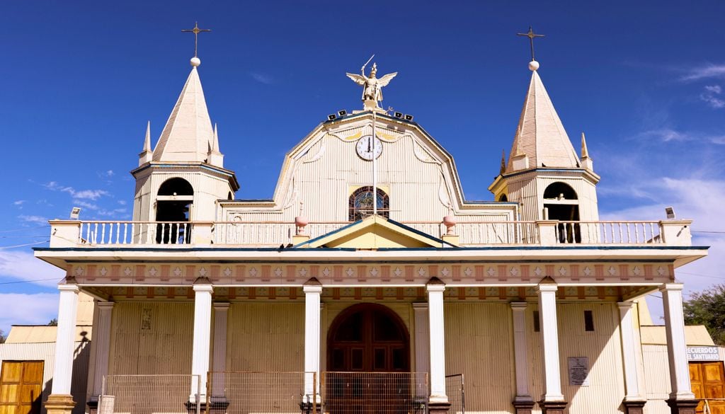 Santuario de Nuestra Señora del Carmen de La Tirana. El Santuario de Nuestra Señora del Carmen de La Tirana es el corazón de la celebración.