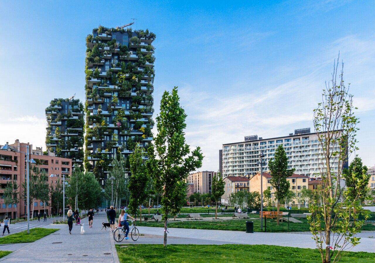 Chi ha una casa nei pressi del bosco verticale a Milano è fortunato: la regola del 3, 30 e 300 è rispettata!