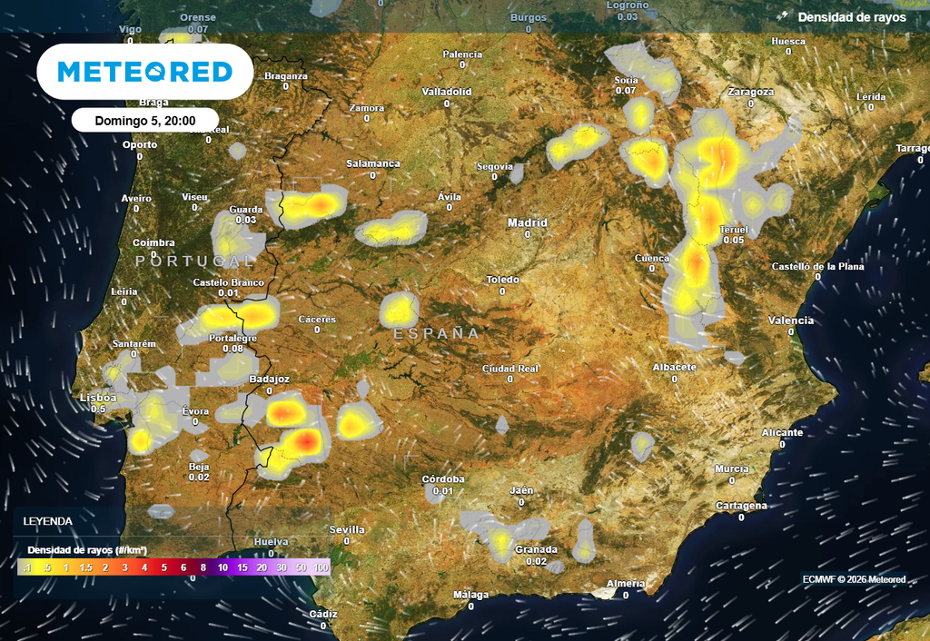 Tormentas en España Densidad de rayos prevista para la tarde del domingo 5 de julio