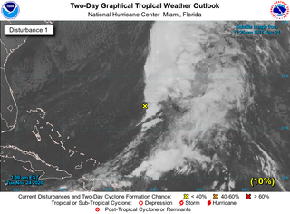 La zona subtropical monitorizada por el NHC se organiza un poco más