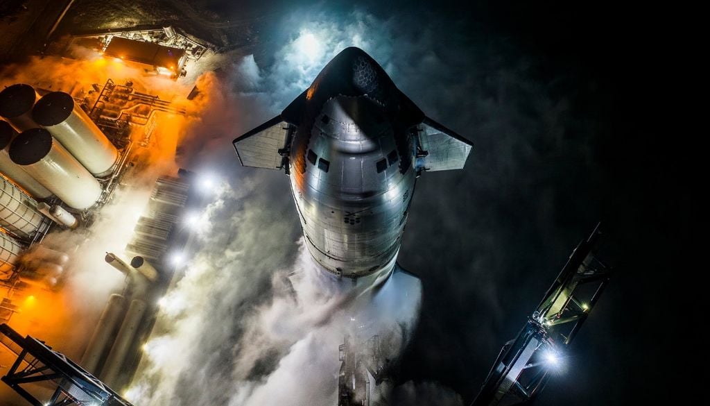 Il 28 settembre, SpaceX ha effettuato il lancio della Starship 14, la prima a raggiungere l'orbita terrestre, dove ha rilasciato anche 26 nuovi satelliti Starlink V3, da 1 terabit al secondo e pesanti 2 tonnellate l'uno. Credits Immagine: SpaceX
