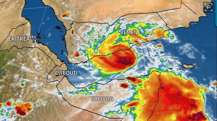 Langostas, Lluvias Torrenciales Y Ciclones Tropicales Langostas, Lluvias Torrenciales Y Ciclones Tropicales