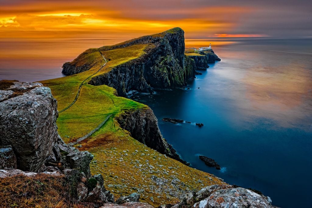 Faro de Neist Point, en la isla de Skye, en Escocia, fin del trayecto entre Inverness y Kyle of Lochalsh.