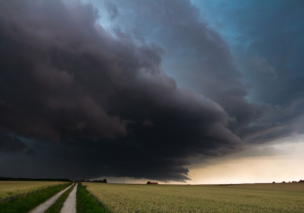 Temporal Tormenta rayo granizo lluvias ráfagas