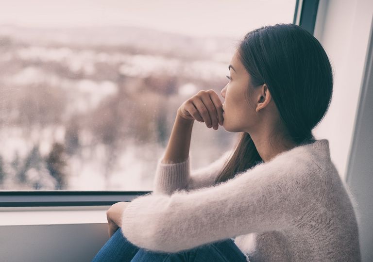 Les impacts psychologiques du changement climatique vont du comportement agressif accentué des gens à l'augmentation des suicides. Les impacts psychologiques du changement climatique vont du comportement agressif accentué des gens à l'augmentation des suicides.