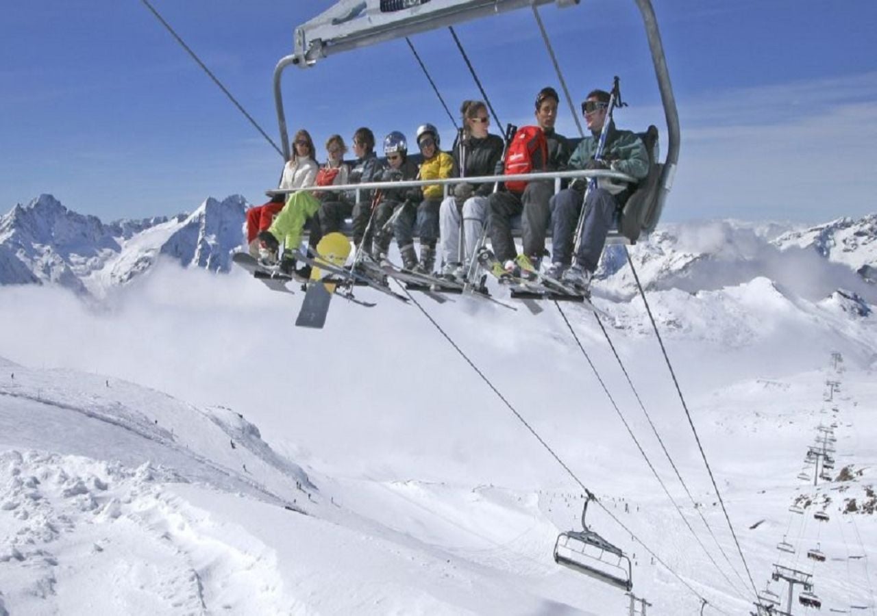 Los centros de esquí en los Alpes observan como con el paso de los años las temporadas son más cortas, y necesitan mas innivación para poder mantener la cobertura de nieve en las cotas mas bajas.
