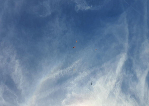 Las estelas que los aviones dejan en las nubes tambi&eacute;n calientan el planeta