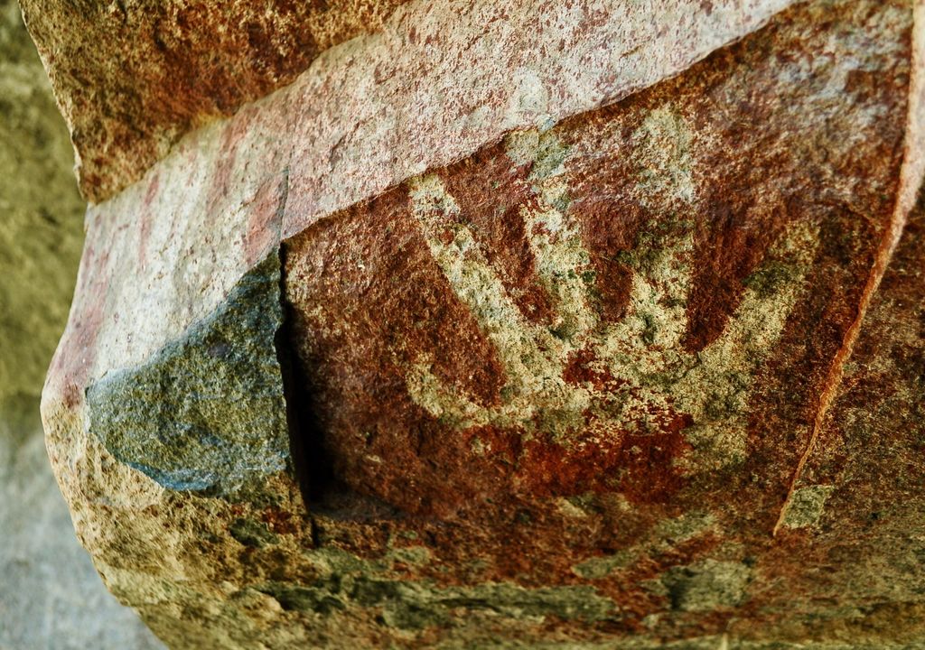Paredón de las Manos, Villa Cerro Castillo.
