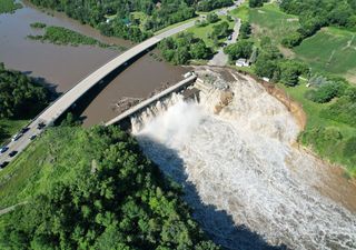 Sorprendentes imágenes de la falla lateral y parcial de la represa Rapidan en Minnesota, en EE. UU.