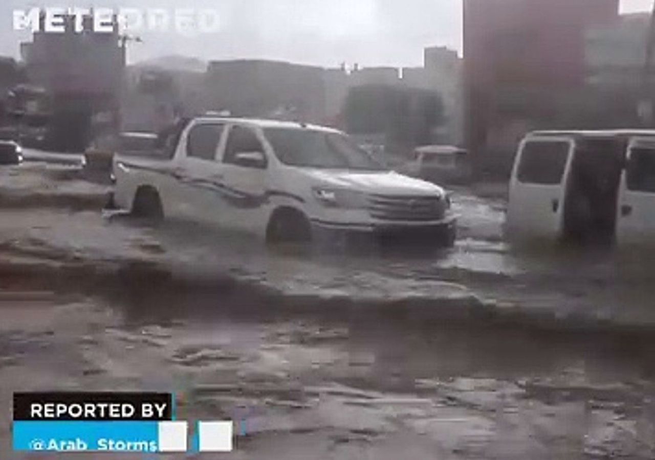 Floods cause chaos in Sana'a, Yemen