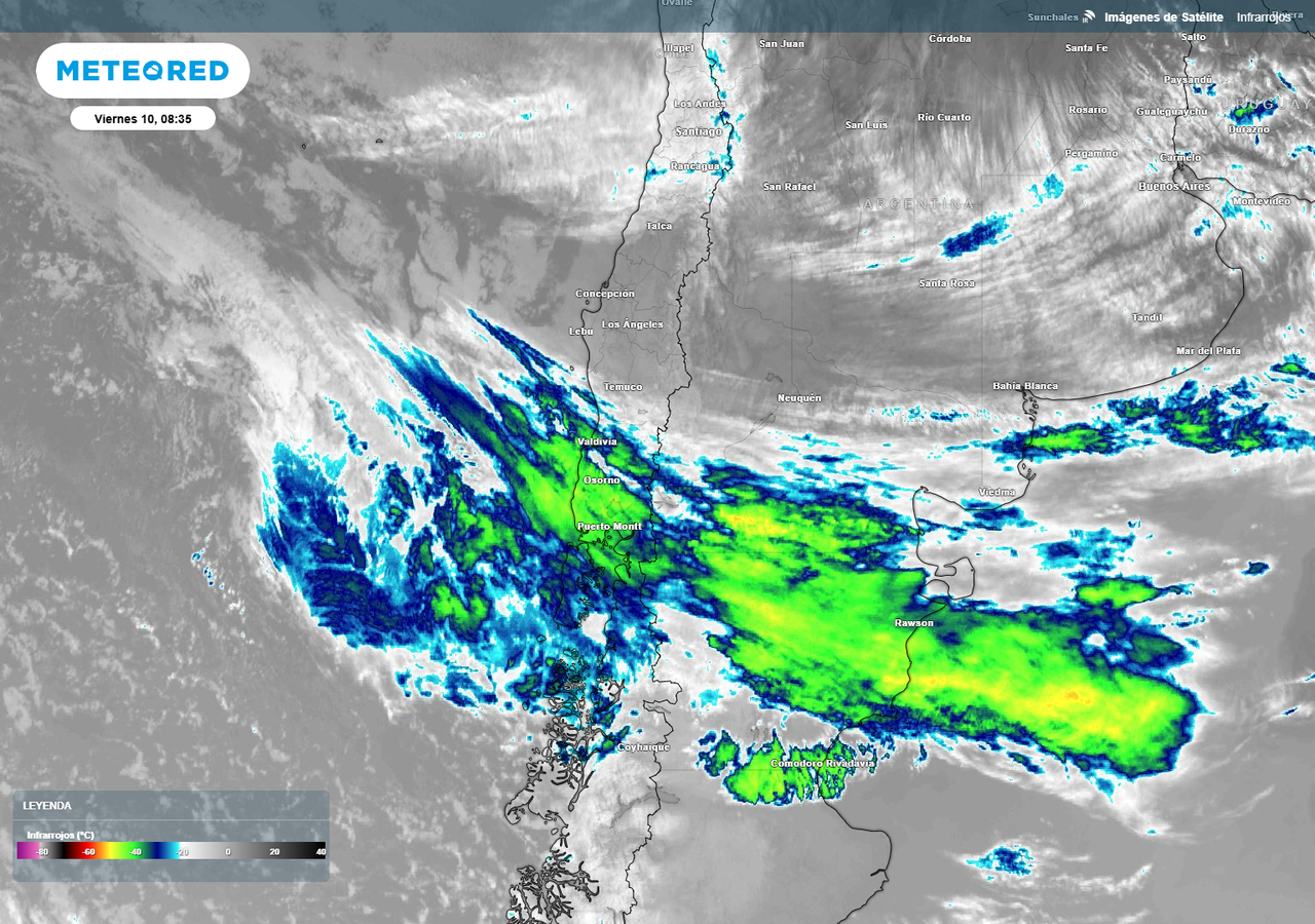 El sistema frontal está frente a Chile y dejará precipitaciones sobre las regiones del sur y zona central en las próximas horas.