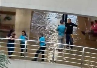 Video: las lluvias torrenciales causan daños catastróficos en Valencia, Venezuela