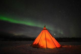 Las luces del norte danzan sobre Suecia