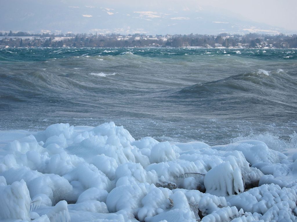 Hielo en lago Lemán