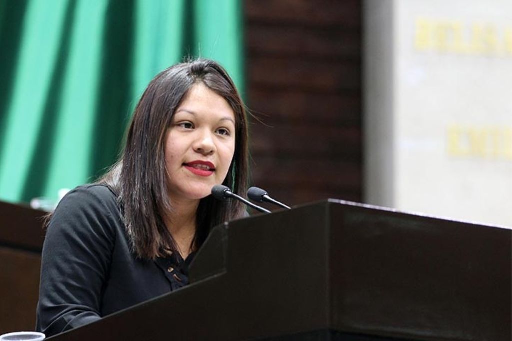 Diputada Tania Victoria Arguijo Herrera durante la LXIII Legislatura. Astrofísica egresada de la ESFM del IPN e impulsora de la Ley Federal de Cielos Oscuros. Fotografía de la Cámara de Diputados LXIII Leg.