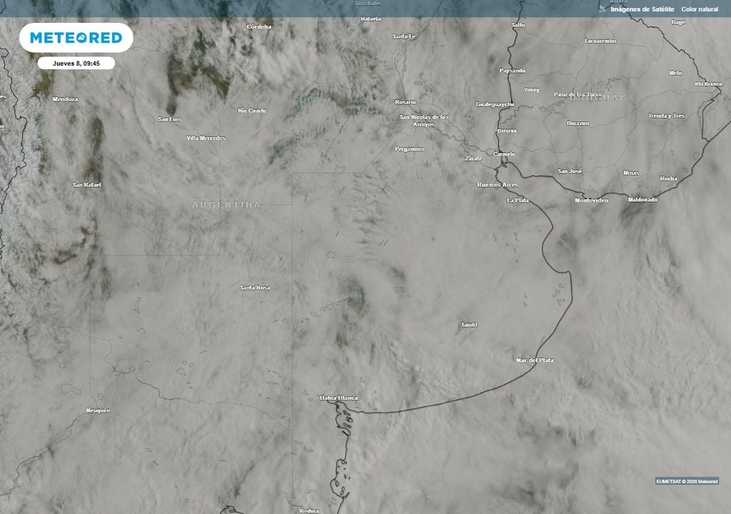 Buenos Aires AMBA tiempo pronóstico clima El Niño Imagen de satélite de la mañana del jueves 8, con una manto visbile de nubosidad espesa en toda la región central de Argentina.