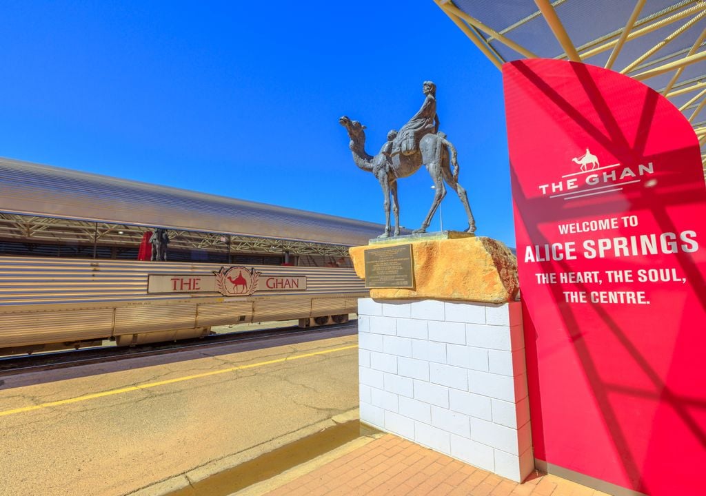 The Ghan parado en la estación de la ciudad australiana de Alice Spring.