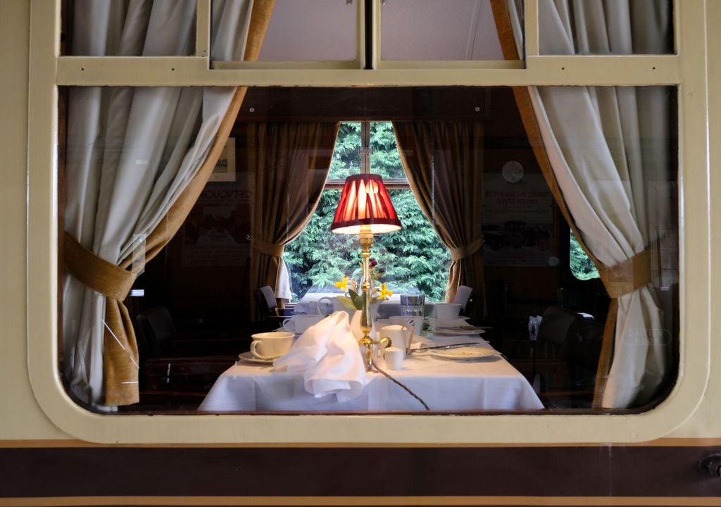 Viajar en trenes históricos es hacer también del trayecto una aventura.