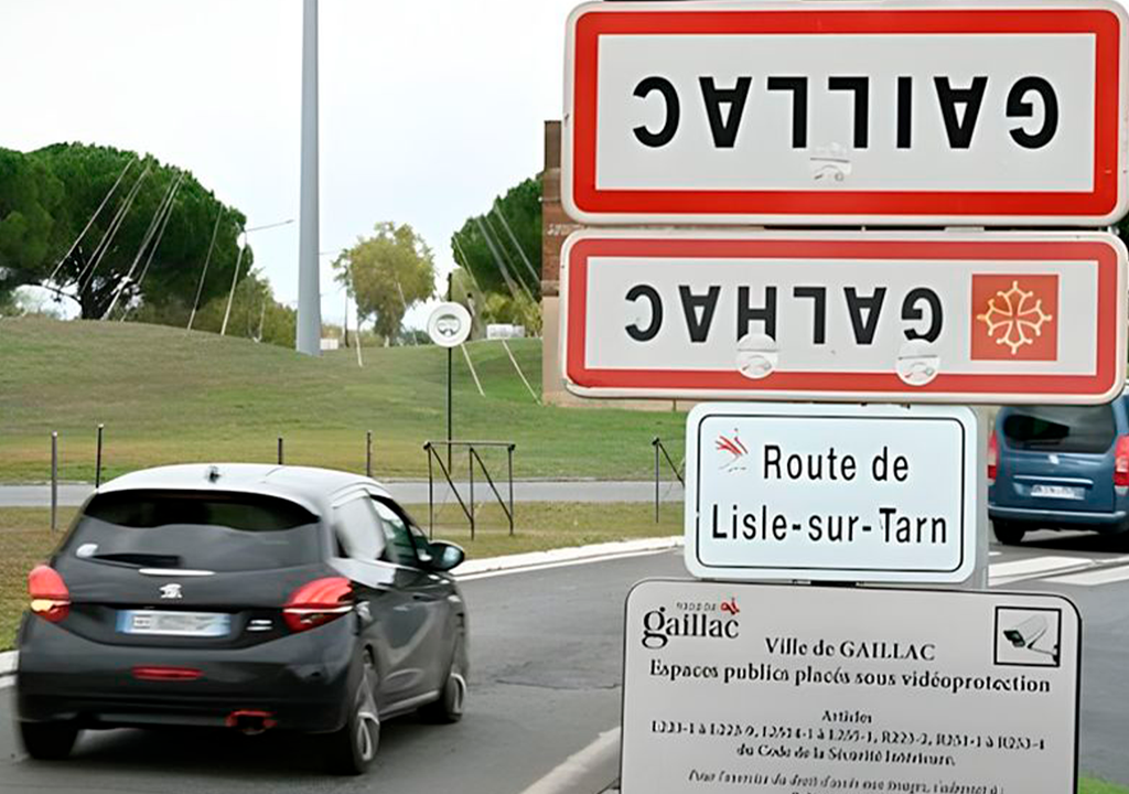 Carteles al revés España