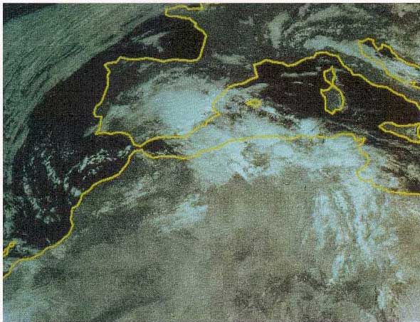 Las Situaciones De Lluvias Torrenciales En El área Mediterránea Española Y El Plan Previmet (I) Fig. 3 (b): Imagen METEOSAT visible correspondiente a las 10 TMG del mismo día. El complejo convectivo ha perdido ya buena parte de s extensión máxima alcanzada durante la madrugada.