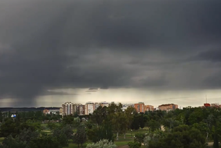 Siguen los avisos por tormentas: lluvias fuertes y tuba ayer en Ávila