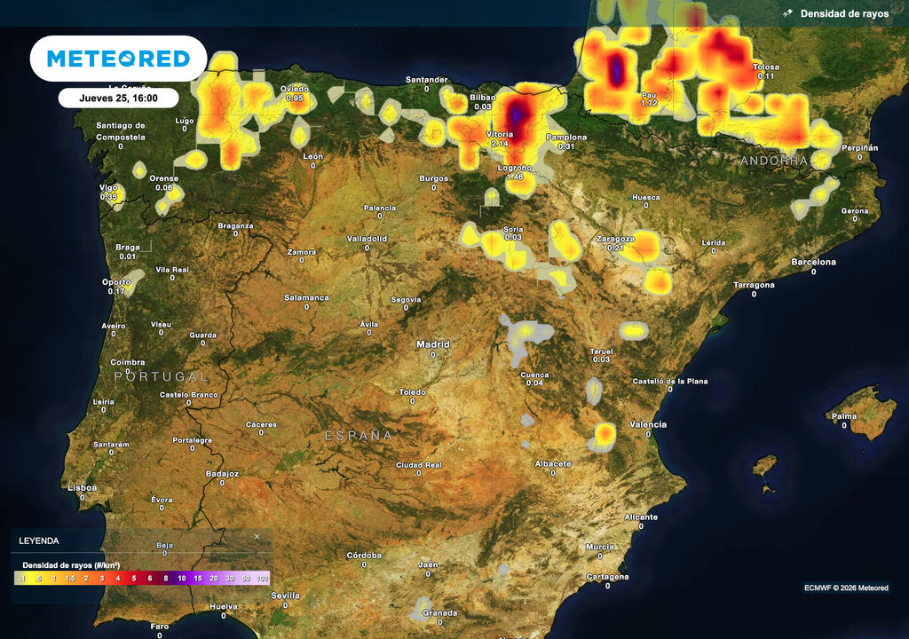 Durante la tarde surgirán nuevas tormentas en el interior de las comunidades cantábricas, pudiendo ser localmente fuertes, pero menos generales que las de la madrugada.