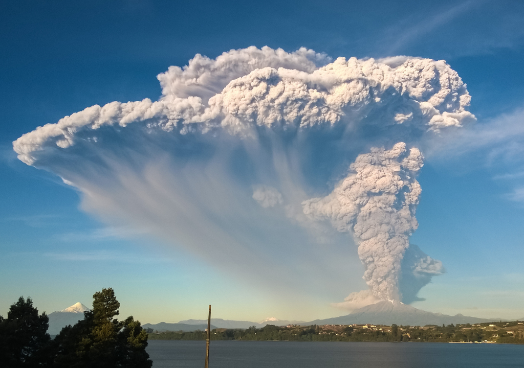 Volcán Calbuco en la Región de Los Lagos. Volcán Calbuco en la Región de Los Lagos.